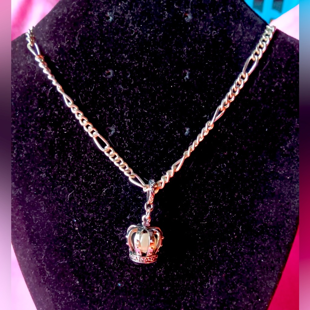 Royal crown, Silvertone necklace